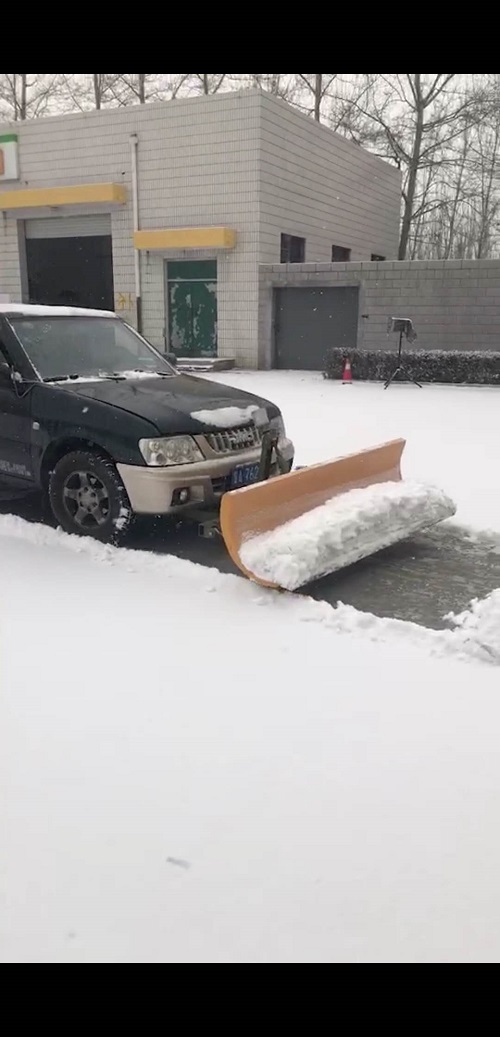 雄縣自制除雪設備 - 副本.jpg 雄縣自制除雪設備 - 副本.jpg